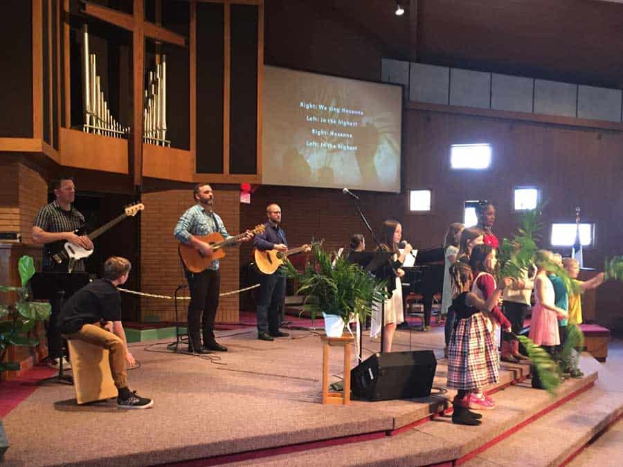 Welcome to worship with band